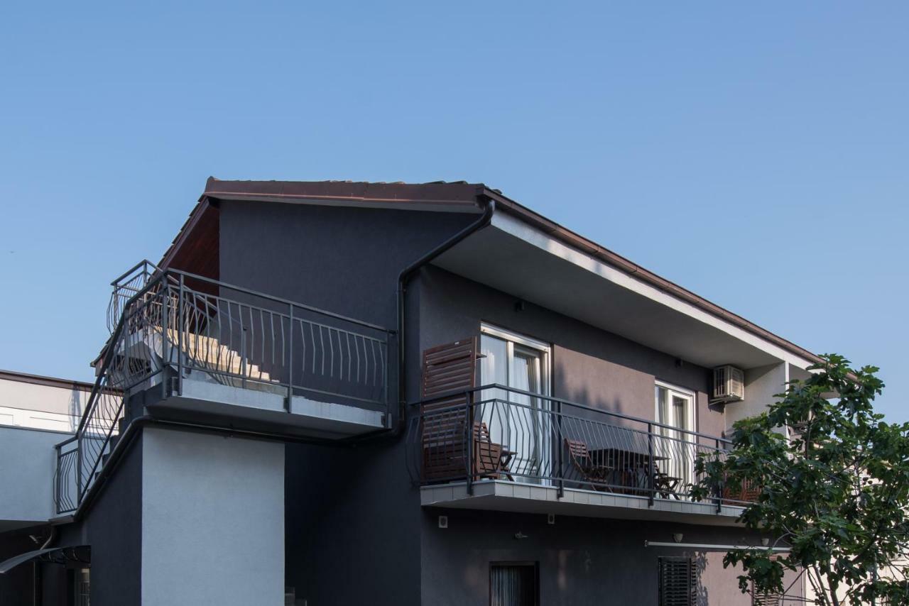 Art Design Apartments 普拉 外观 照片